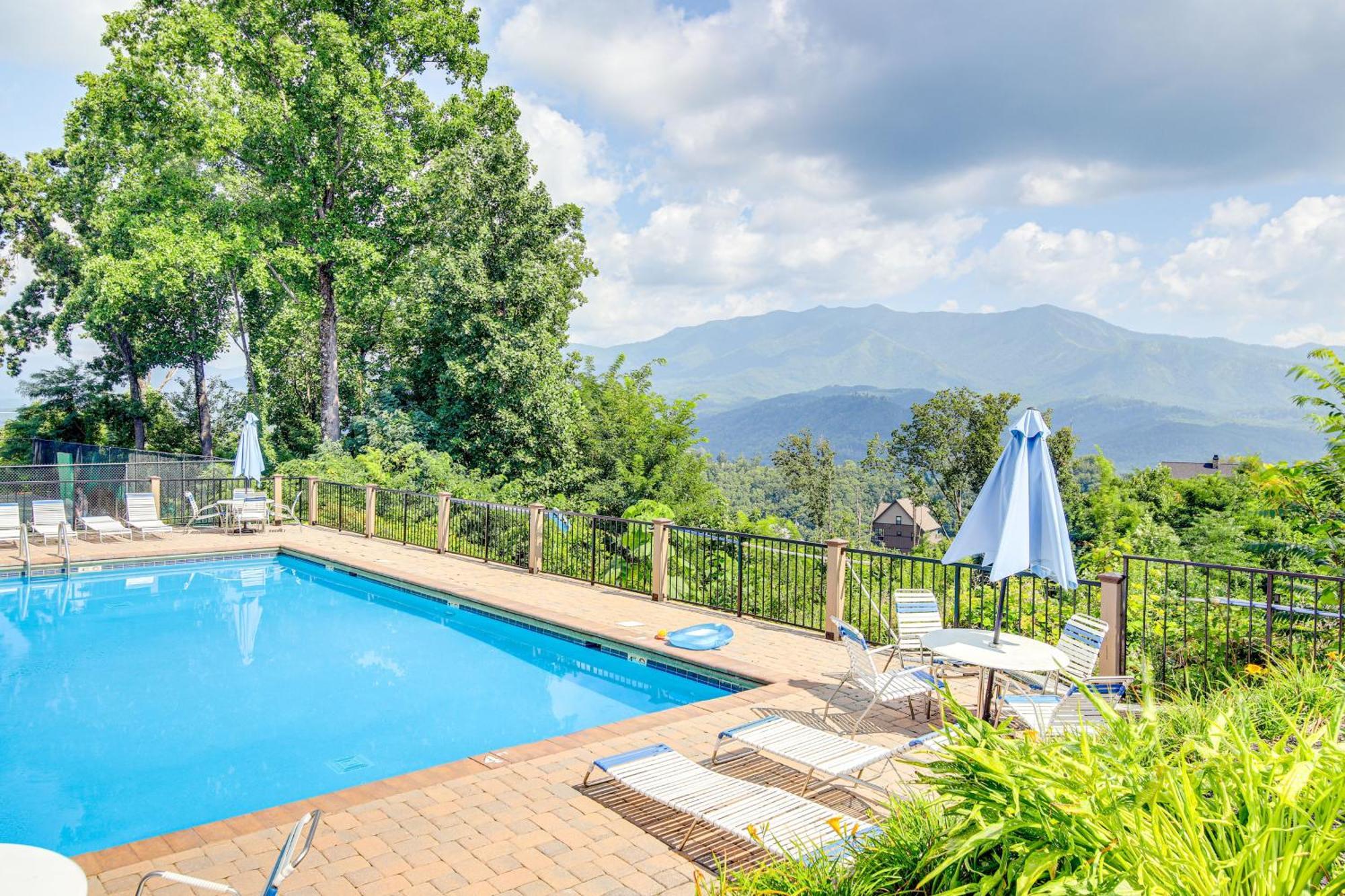 Gatlinburg Vacation Rental Balcony With Hot Tub! Esterno foto